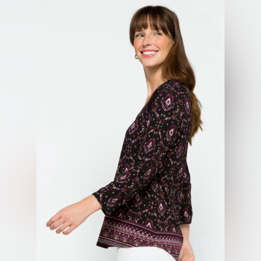 Caleena 3/4 Sleeve Pleated Crochet Detail Knit‎ Top. NWOT